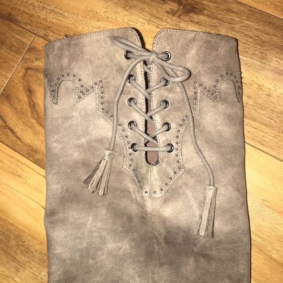 Francesca’s tan suede above the knee boots Sz 8.5 - Picture 2 of 8